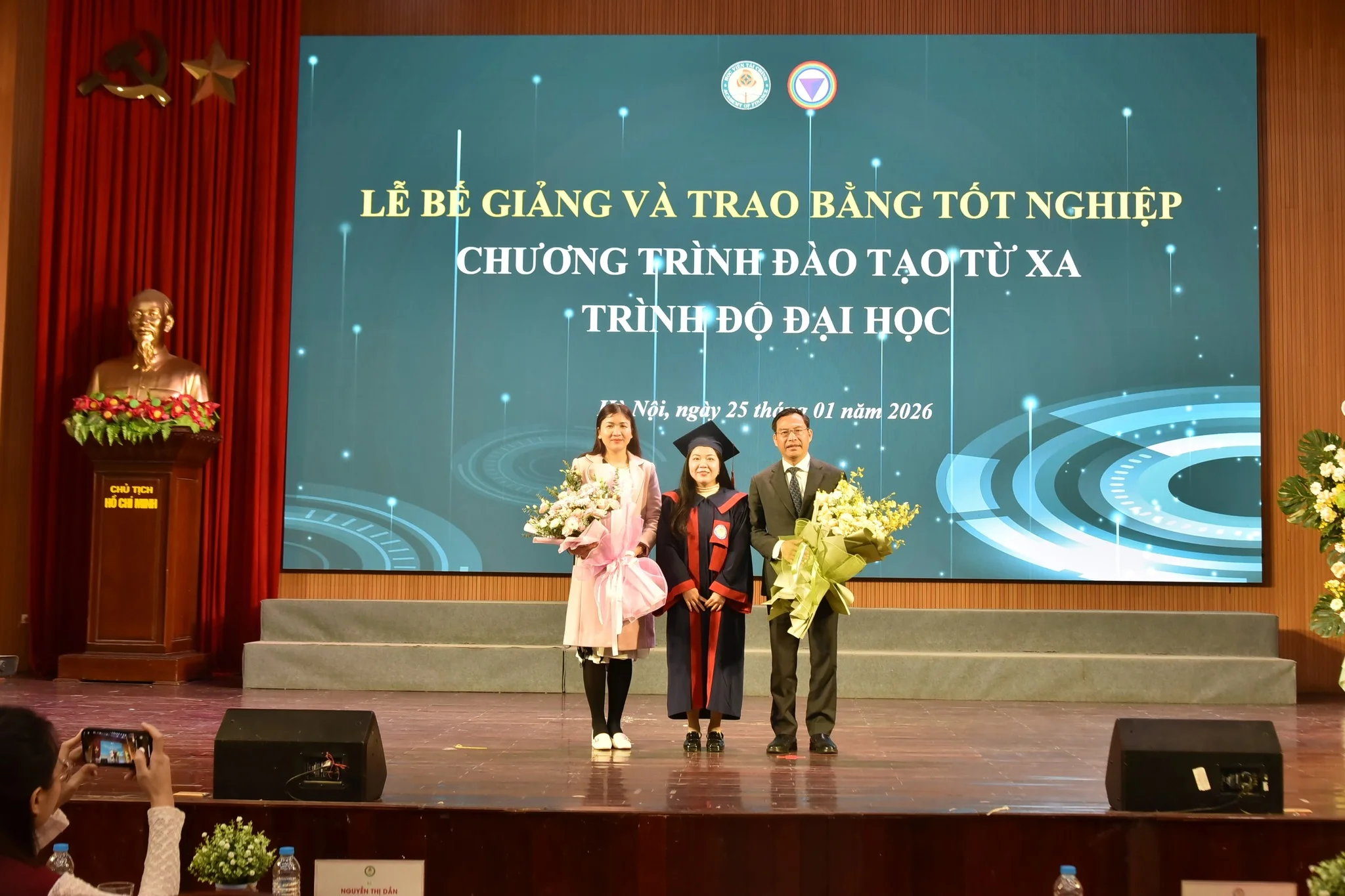 HỌC VIỆN TÀI CHÍNH AOF