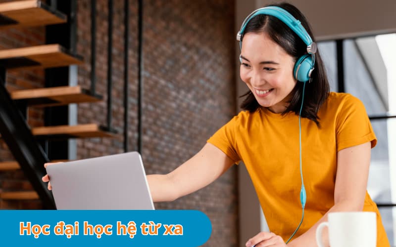 Học đại học hệ từ xa 